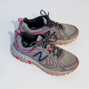 New Balance Women's V10 V5 All Terrain Sneakers Size 8.5 Gray Pink WT410…